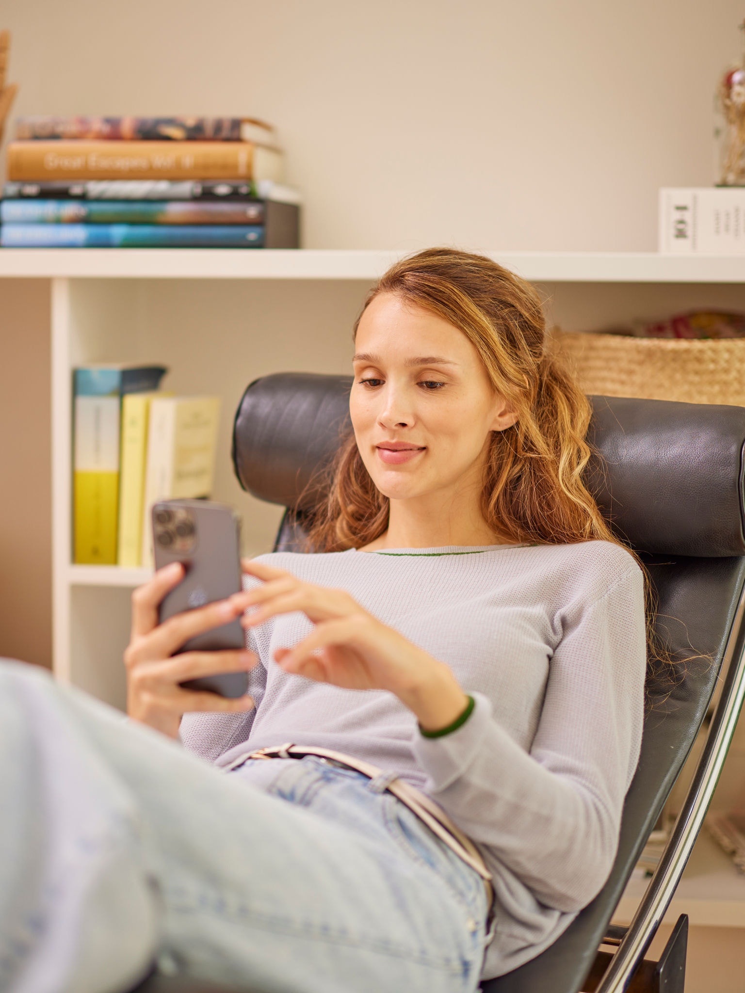Woman suffering allergies due to pollen